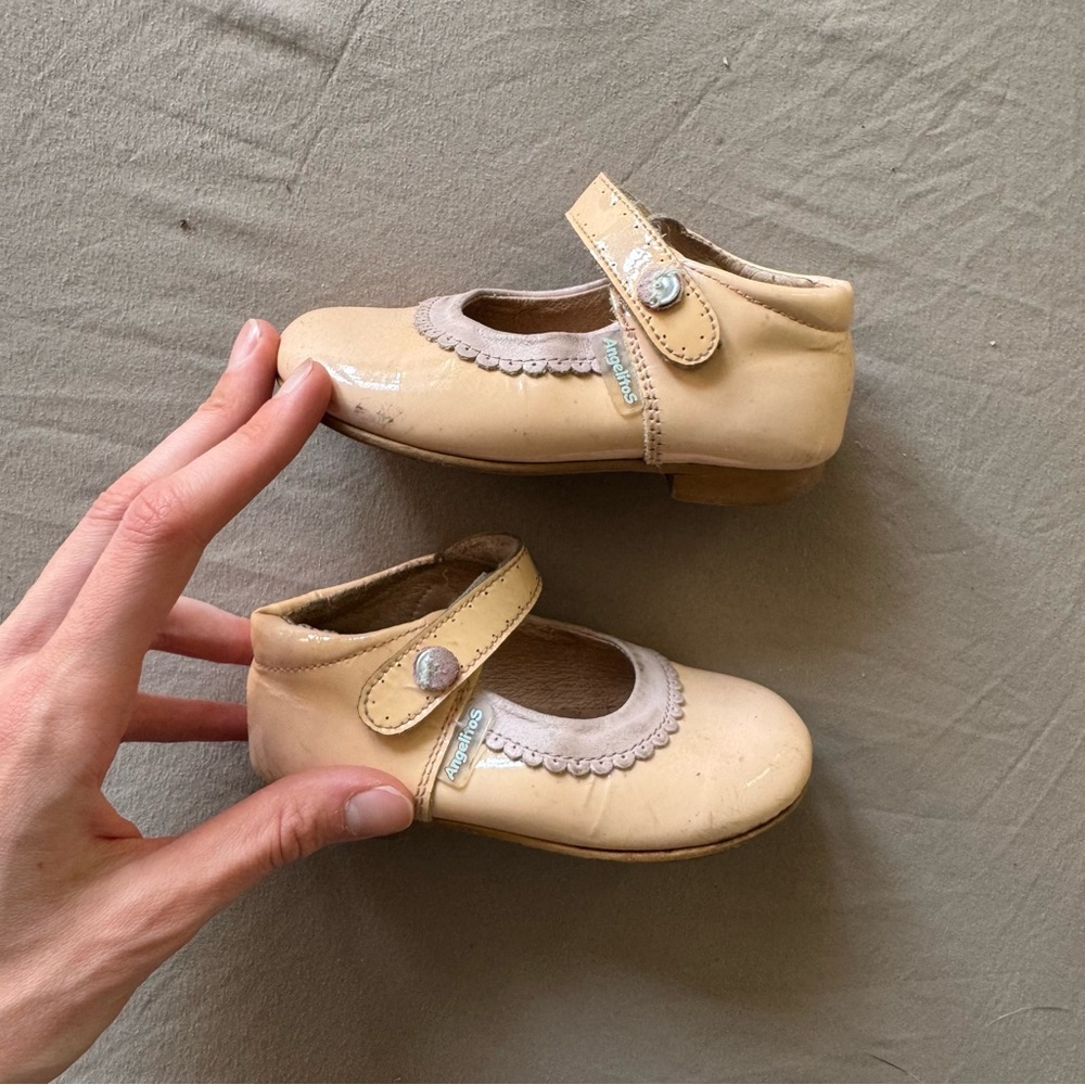 AngelitoS Girls Patent Leather Mary Jane Shoes